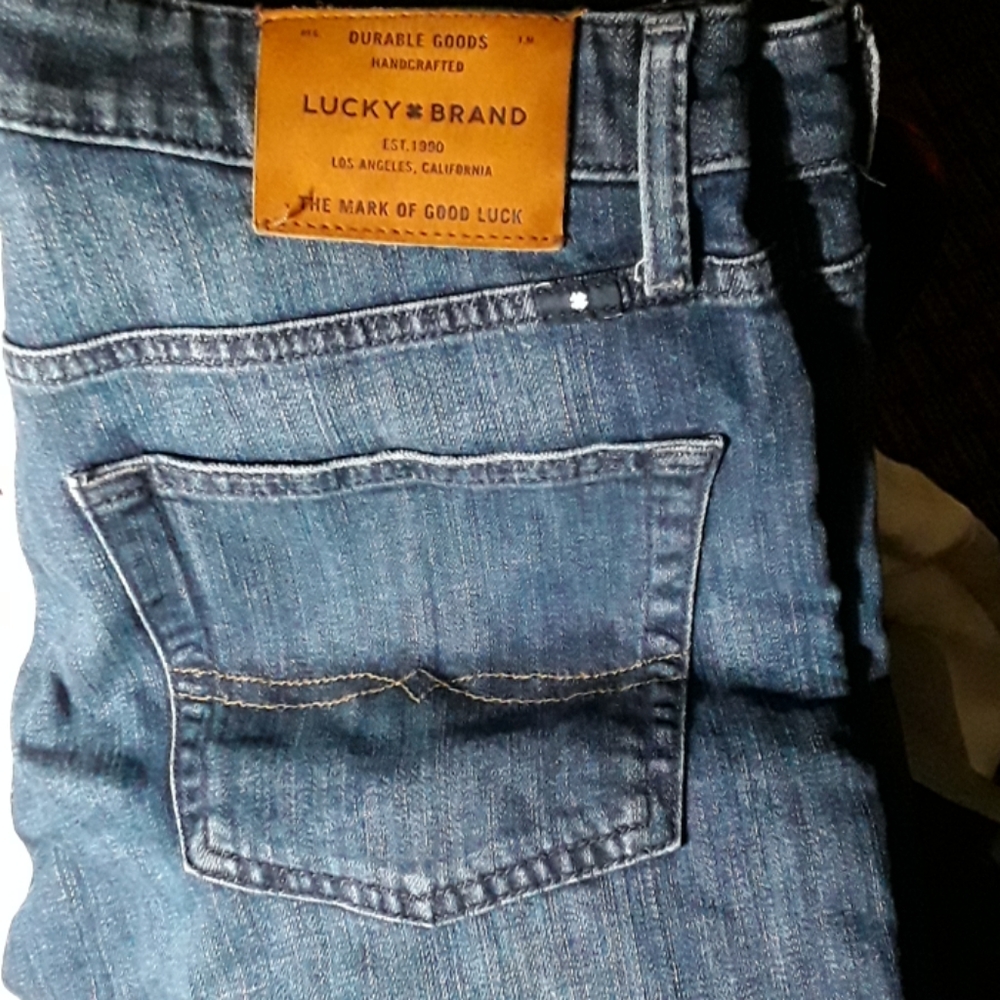 Lucky Brand 221 faded bluejeans